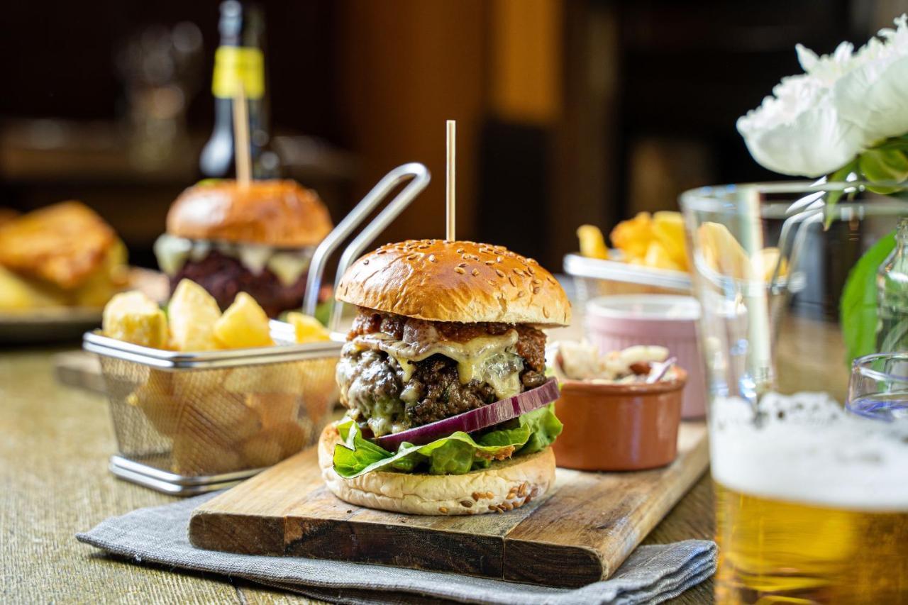 Rising Sun Pub, Restaurant&Rooms Lacock Bagian luar foto