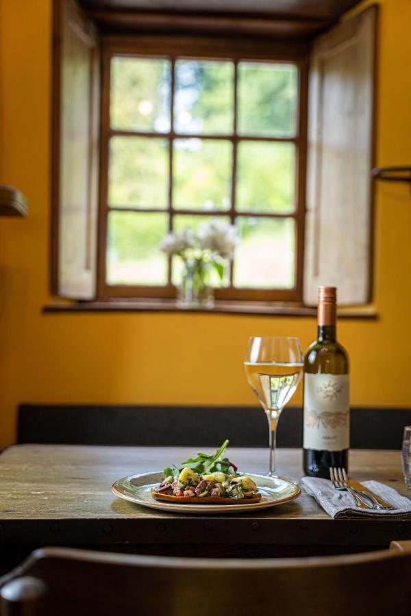 Rising Sun Pub, Restaurant&Rooms Lacock Bagian luar foto