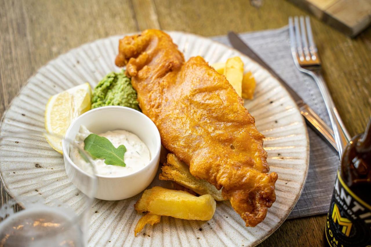 Rising Sun Pub, Restaurant&Rooms Lacock Bagian luar foto