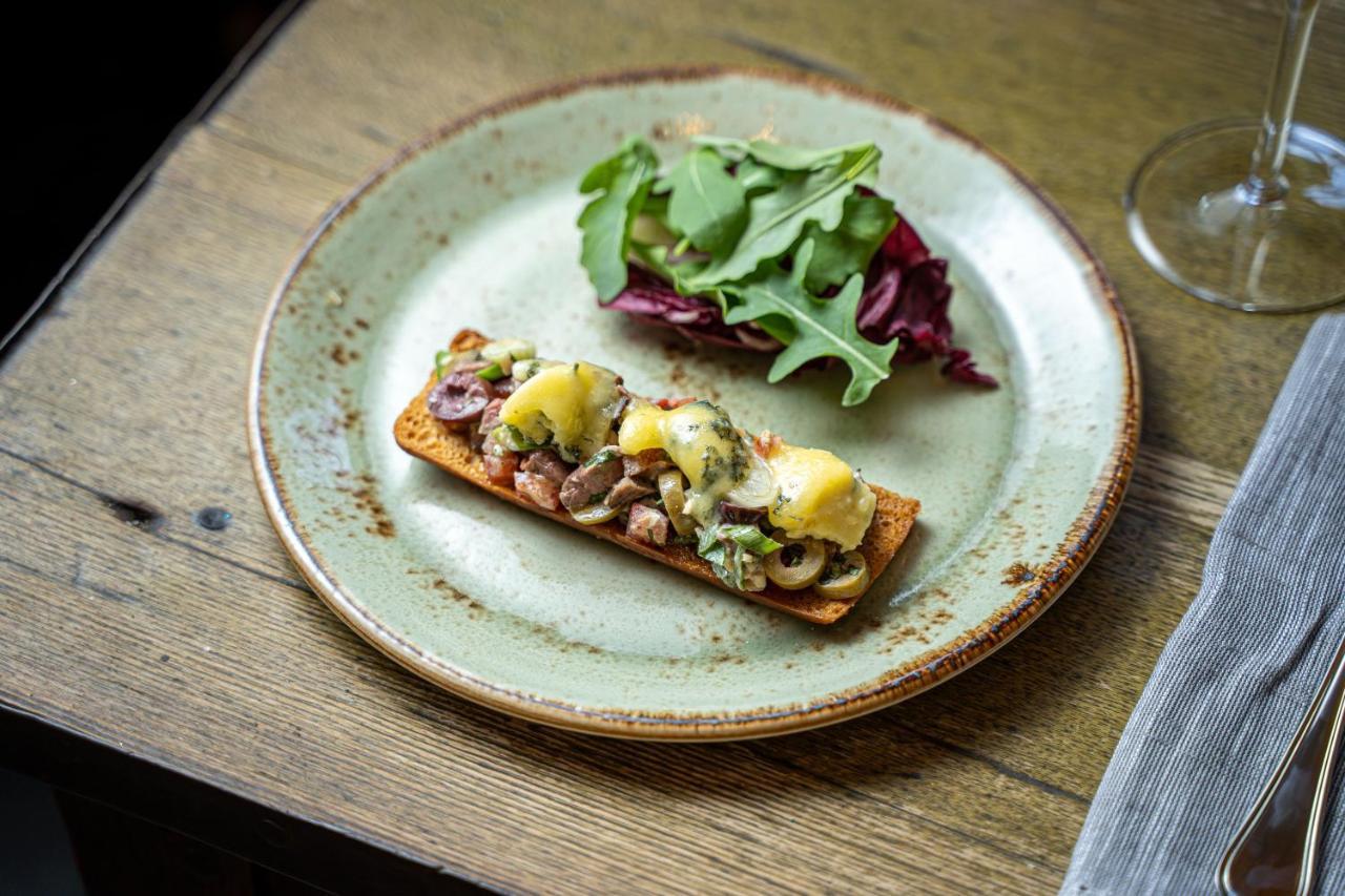 Rising Sun Pub, Restaurant&Rooms Lacock Bagian luar foto