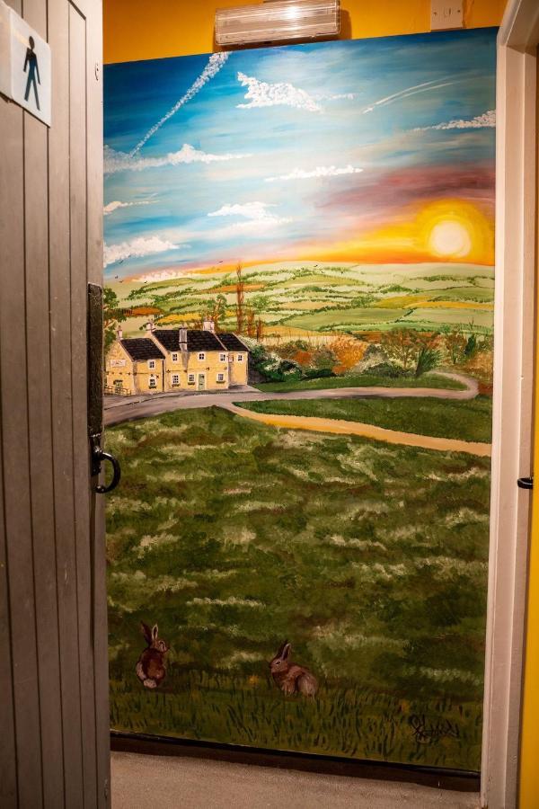 Rising Sun Pub, Restaurant&Rooms Lacock Bagian luar foto