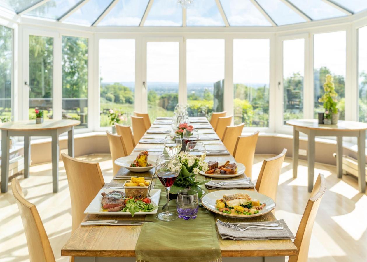 Rising Sun Pub, Restaurant&Rooms Lacock Bagian luar foto