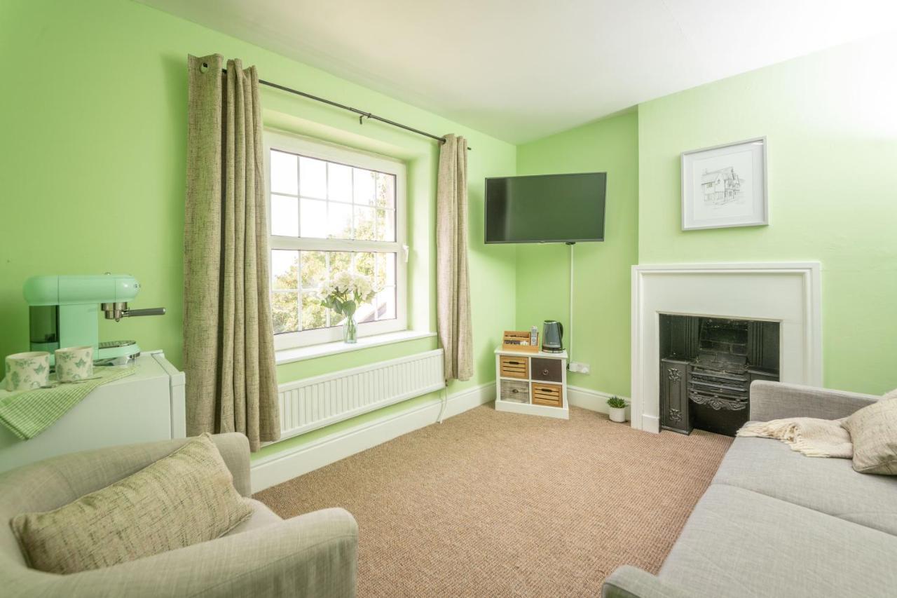 Rising Sun Pub, Restaurant&Rooms Lacock Bagian luar foto