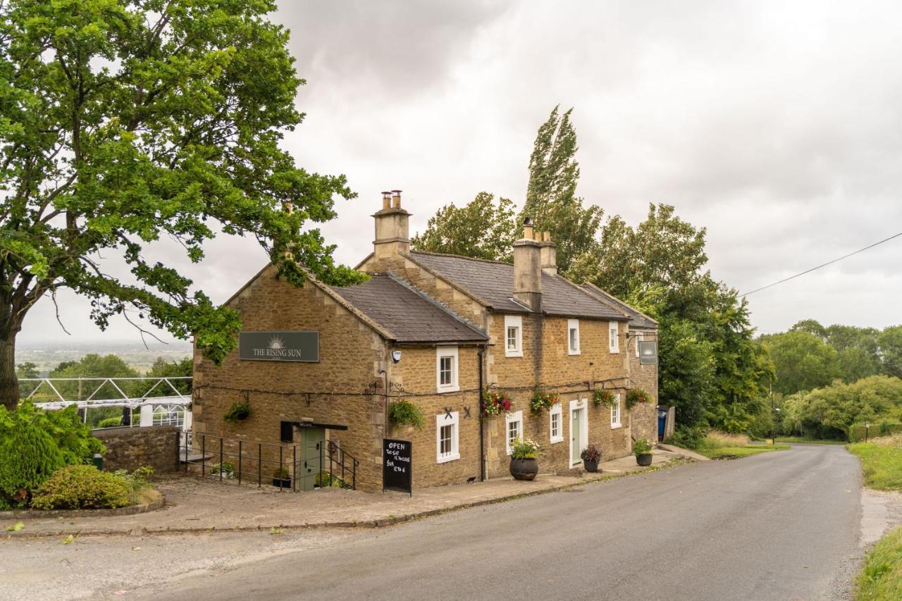 Rising Sun Pub, Restaurant&Rooms Lacock Bagian luar foto